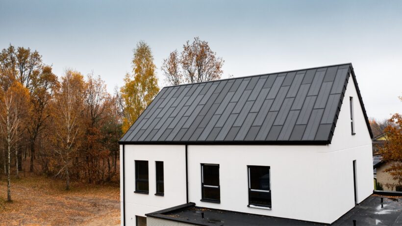 Realizacja zintegrowanego dachu fotowoltaicznego SOLROOF w Bolesławku