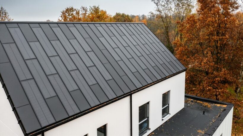 Realizacja zintegrowanego dachu fotowoltaicznego SOLROOF w Bolesławku